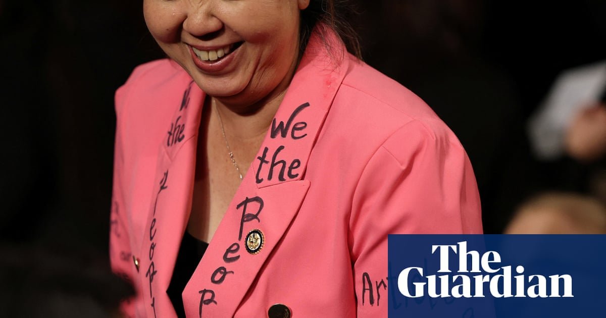 Os democratas protestam como Elon Musk Saluta: o discurso de Trump ao Congresso - em fotos | Notícias dos EUA