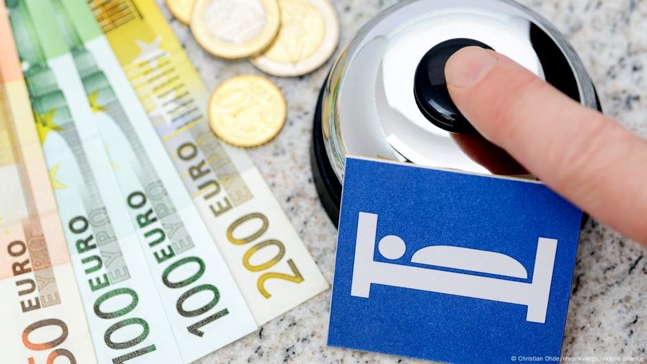 Os impostos sobre o turismo realmente impedem os viajantes? - DW - 03/10/2025