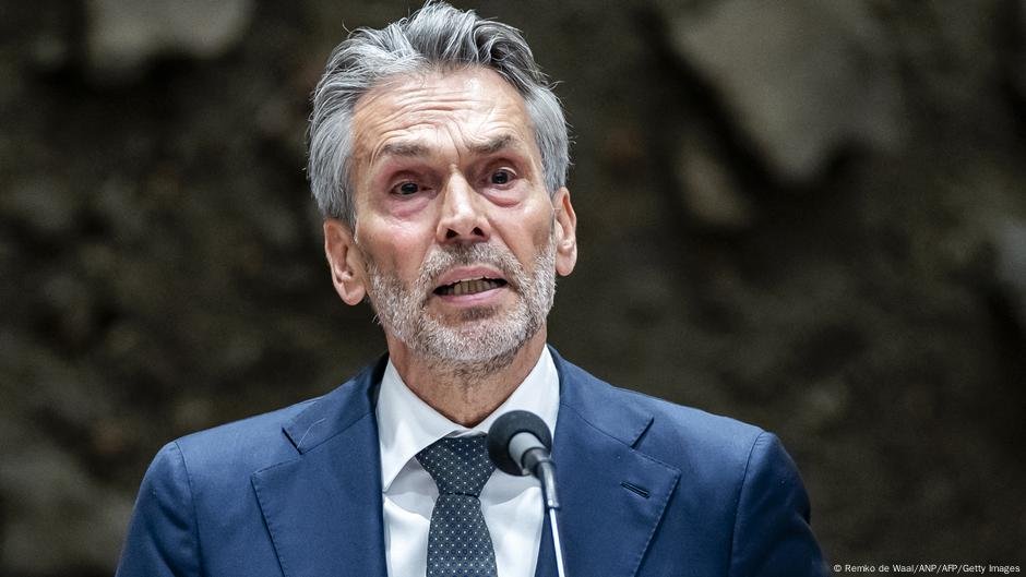 Os legisladores holandeses se opõem à proposta de defesa multibilionária da UE - DW - 12/03/2025