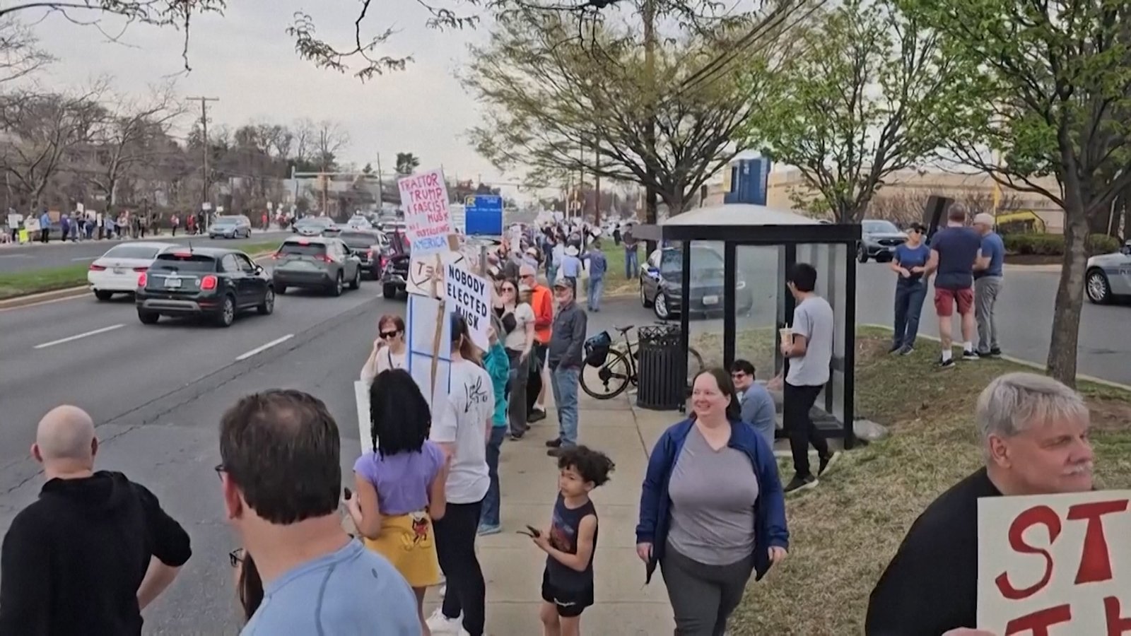Os manifestantes de Tesla Takadown esperam que o boicote de Elon Musk forçará o Rethink Doge | Governo