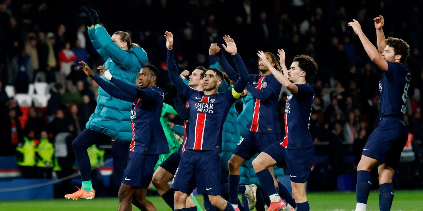 Os parisienses venceram sem problemas e estendem sua semana festiva