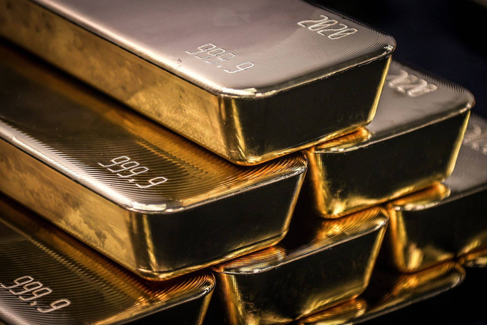 Ouro atinge US$ 3.000 pela primeira vez - 14/03/2025 - Mercado