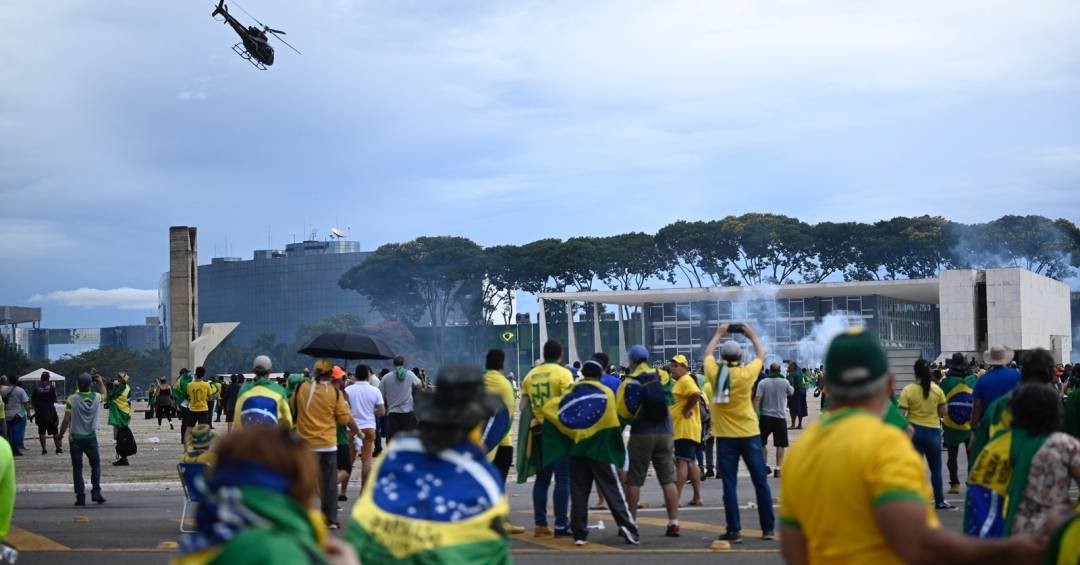 PF prende acusado de furtar réplica da Constituiçã...