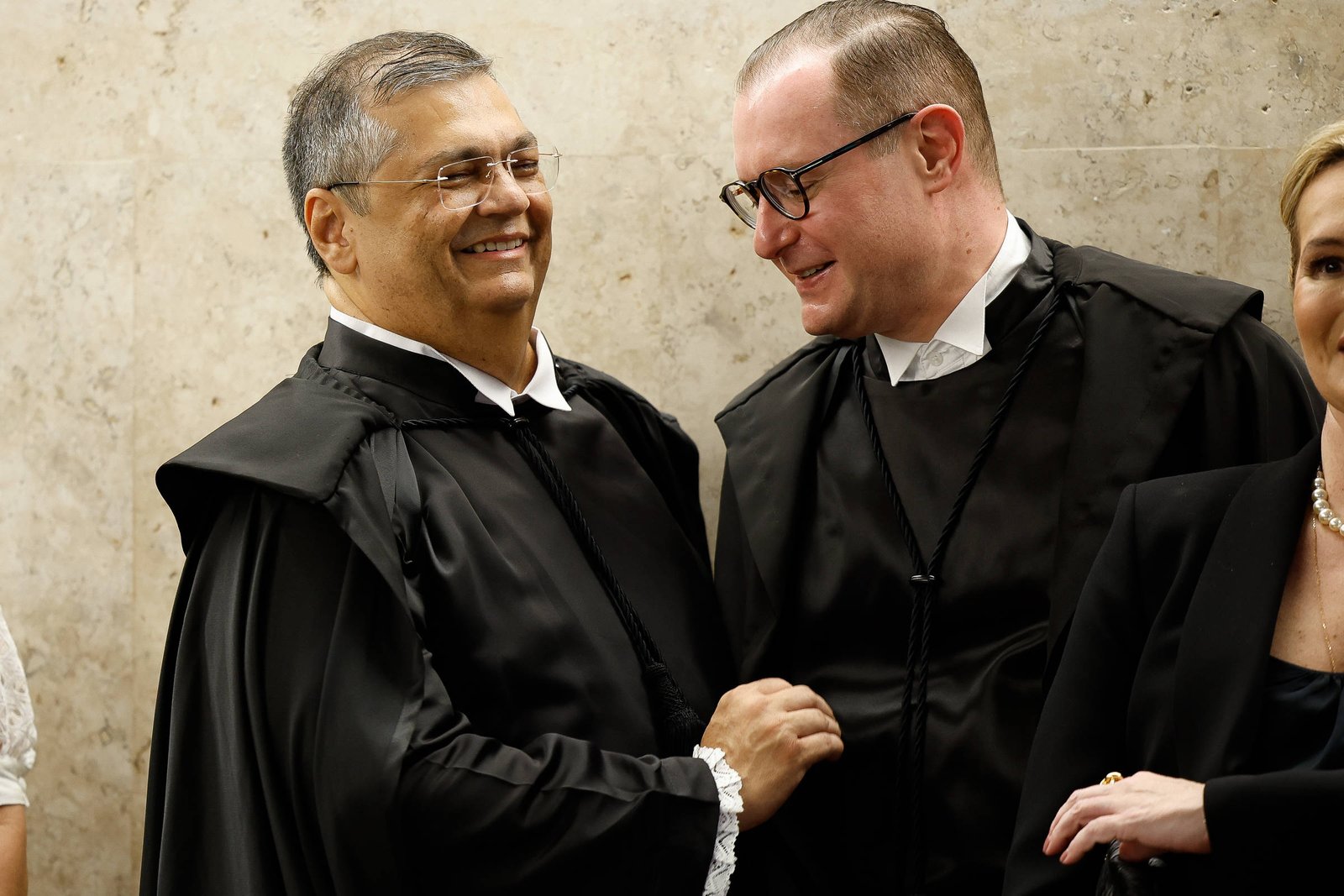 PGR defende Dino e Zanin no julgamento de Bolsonaro - 14/03/2025 - Poder