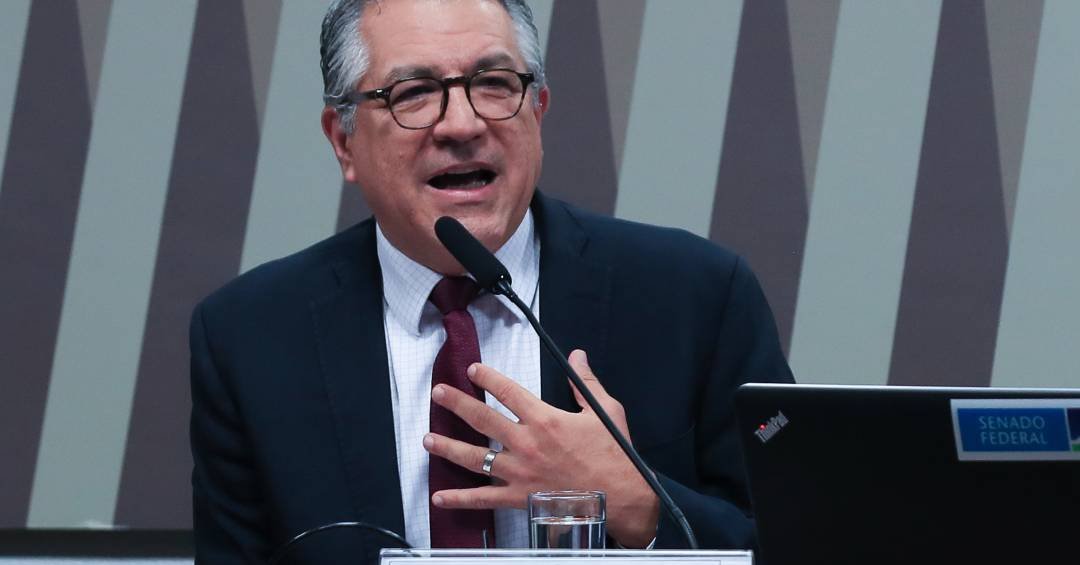 Padilha atende 82 parlamentares em sua primeira id...