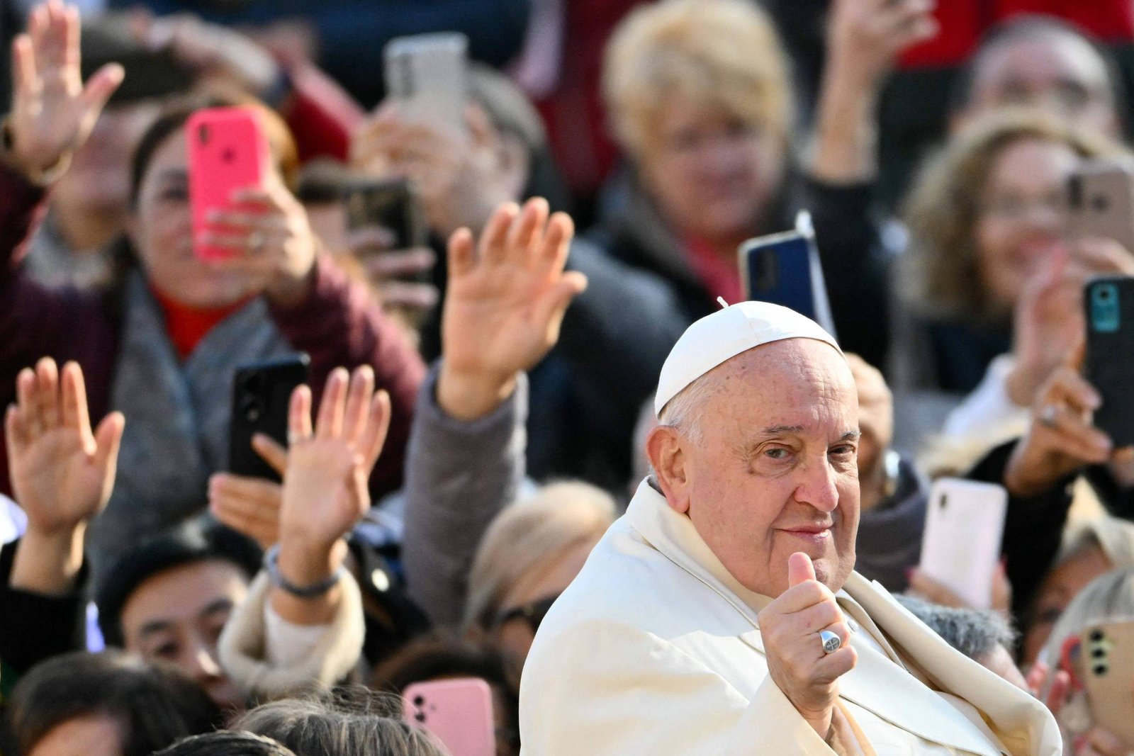 Papa Francisco passa bem a noite no hospital, informa Vaticano - 03/03/2025 - Mundo