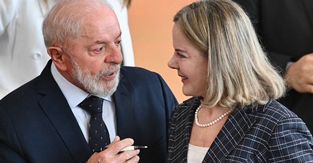 Parlamentares do Novo acionam TCU contra publicaçã...