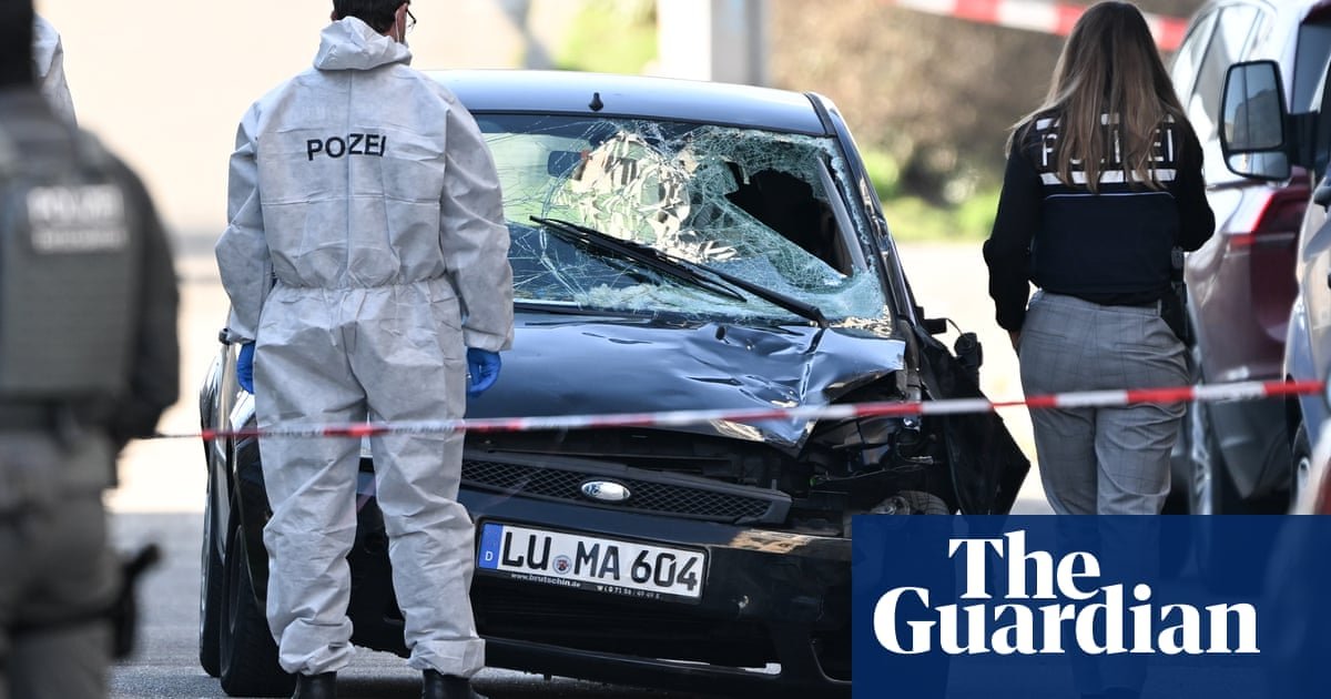 Pelo menos dois mortos depois que o carro levou a multidões na cidade alemã de Mannheim | Alemanha