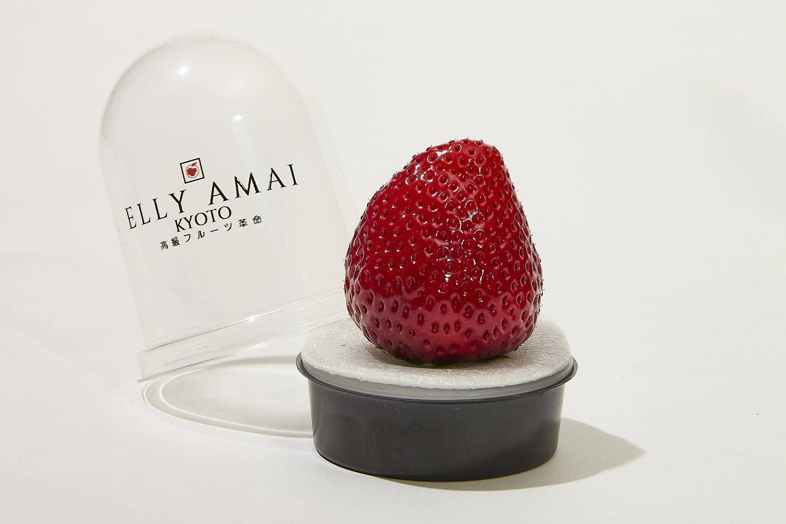 Provamos o morango de R$ 115 da Erewhon. Ele vale a pena? - 16/03/2025 - Comida