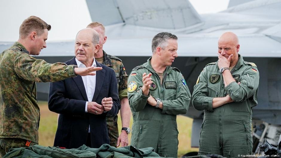 Quanto custaria a Europa se defender sem a ajuda de nós? - DW - 04/03/2025