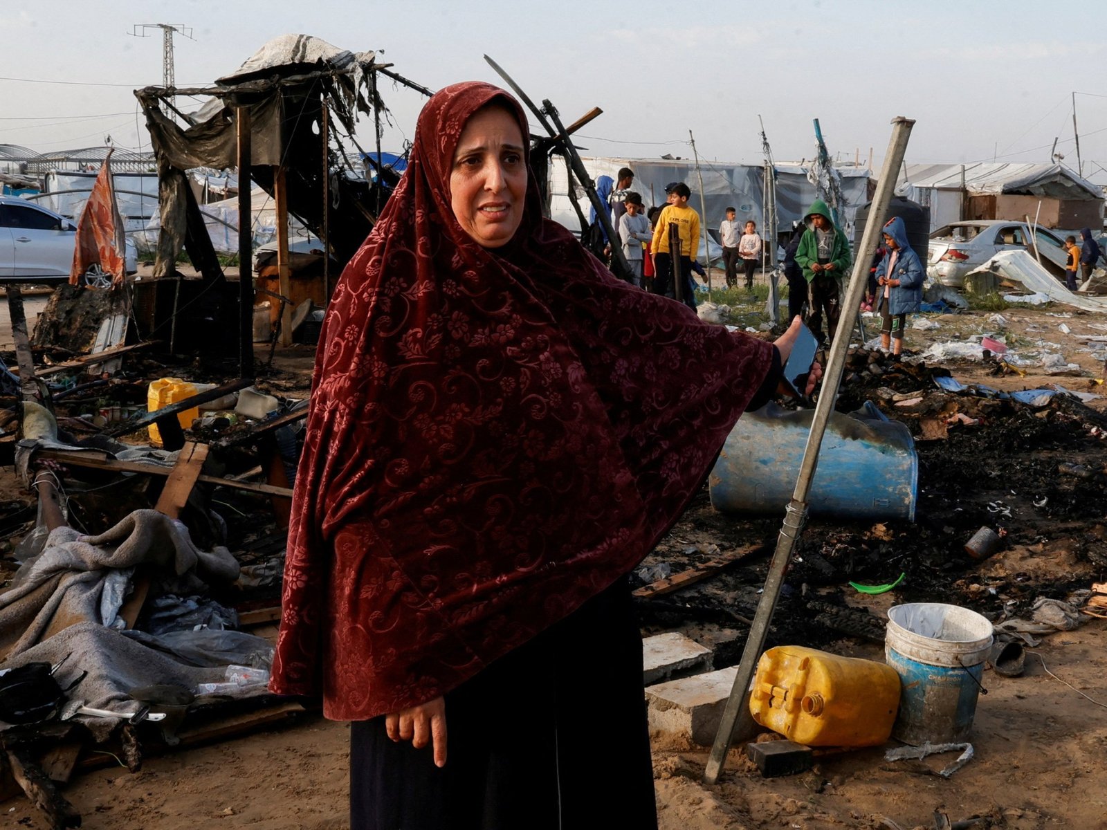 Questões de exército israelense ordens de evacuação forçadas após ataques mortais em Gaza | Notícias de conflito de Israel-Palestina