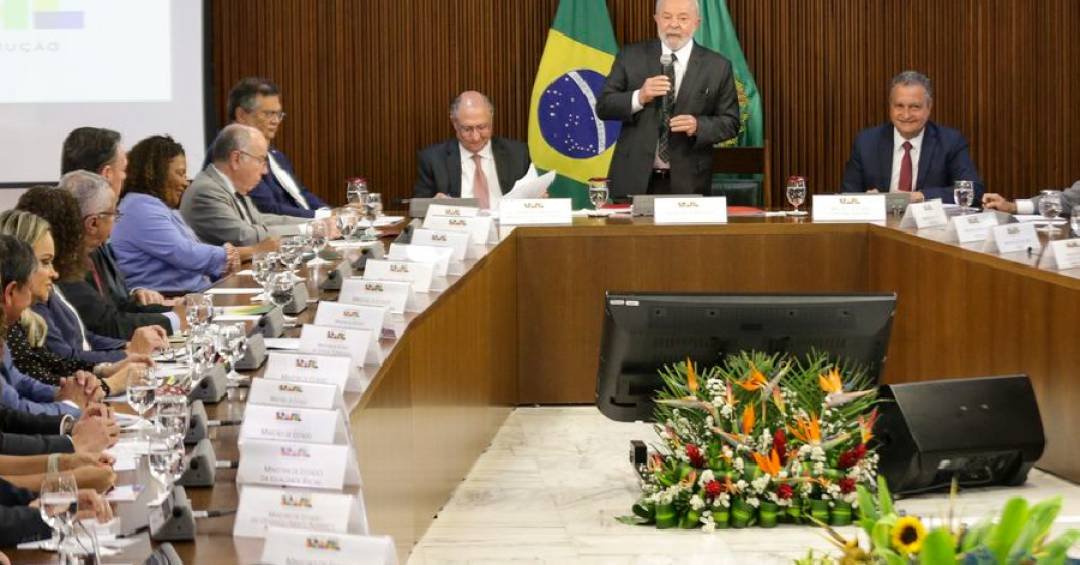 Reforma ministerial não resolverá os pecados capit...