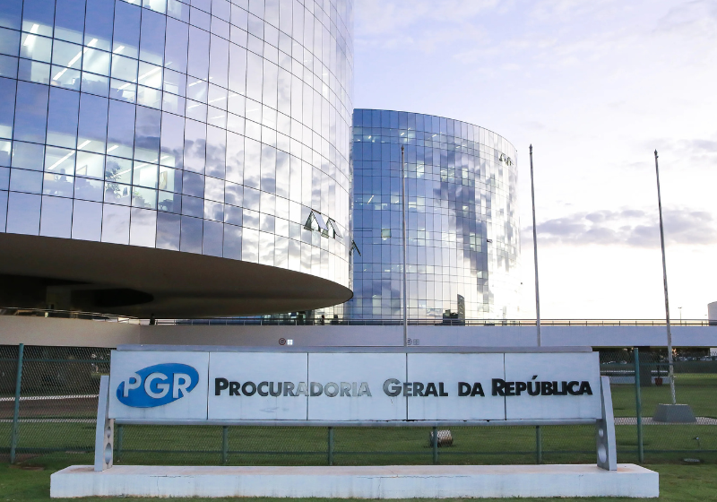 Aposentados e pensionistas que ganharam ações contra o INSS, de pequeno valor na Justiça, em fevereiro deste ano, podem receber de uma só vez até 60 salários mínimos. Foto: Agência Brasil