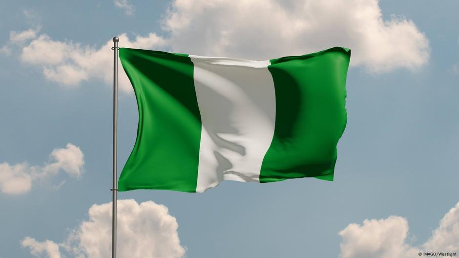 Senador suspenso após o pedido de reclamação de assédio - DW - 03/07/2025