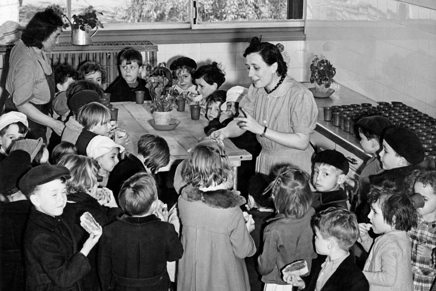 "Seria ingênuo afirmar que a escola republicana, em sua história, conseguiu banir de maneira única o castigo corporal"