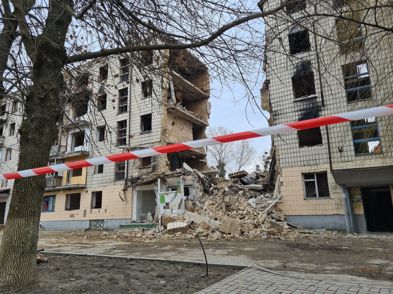 Sporádica e lenta reconstrução aprofunda as feridas da cidade ucraniana bombardeadas pela Rússia | Notícias da Guerra da Rússia-Ucrânia