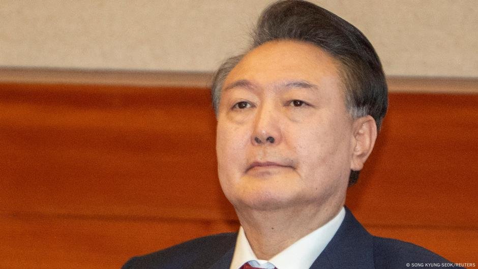Tribunal cancela o mandado de prisão de Yoon - DW - 07/07/2025