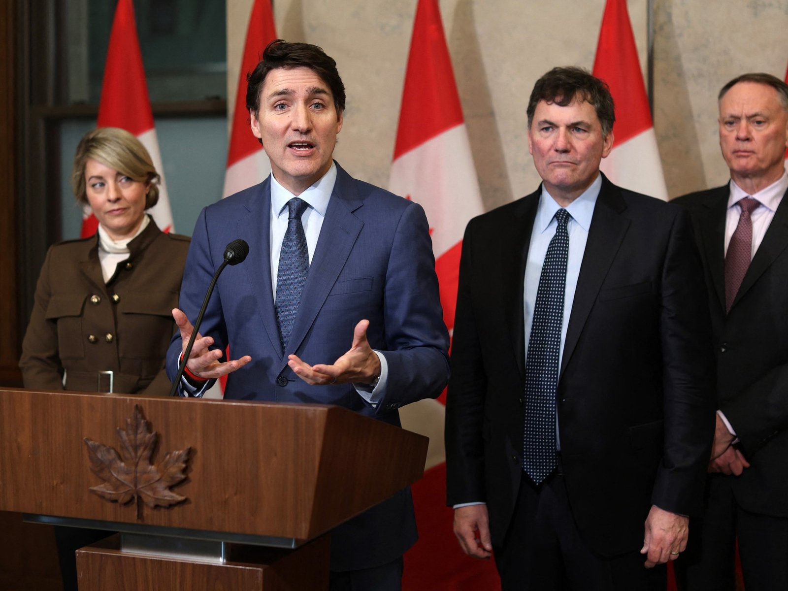 Trump ameaça adicionais tarifas depois que o Canadá retalia | Notícias de guerra comercial