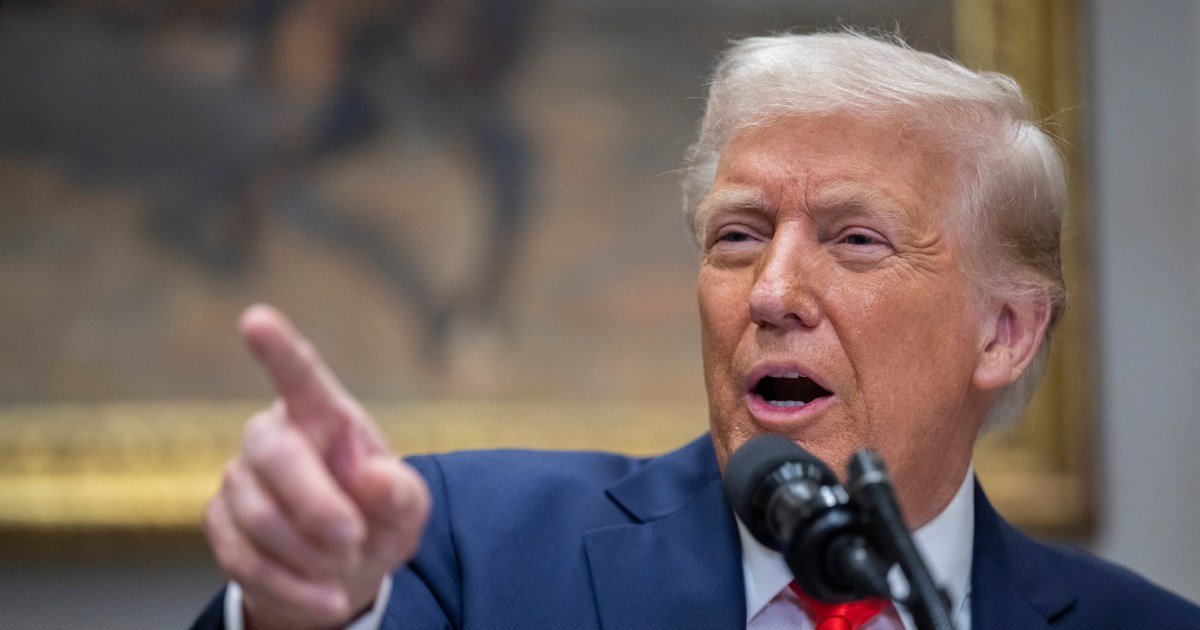 Trump faz uma pausa para a ajuda militar à Ucrânia após a invasão com Zelenskyy: Relatórios | Donald Trump News