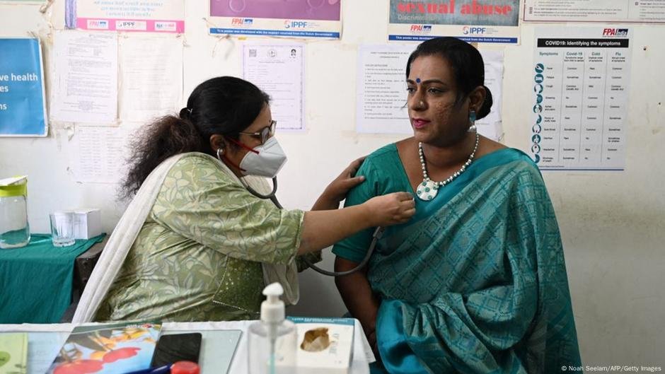 USAID Freeze ApertaRers Programas de diversidade da Índia - DW - 03/06/2025