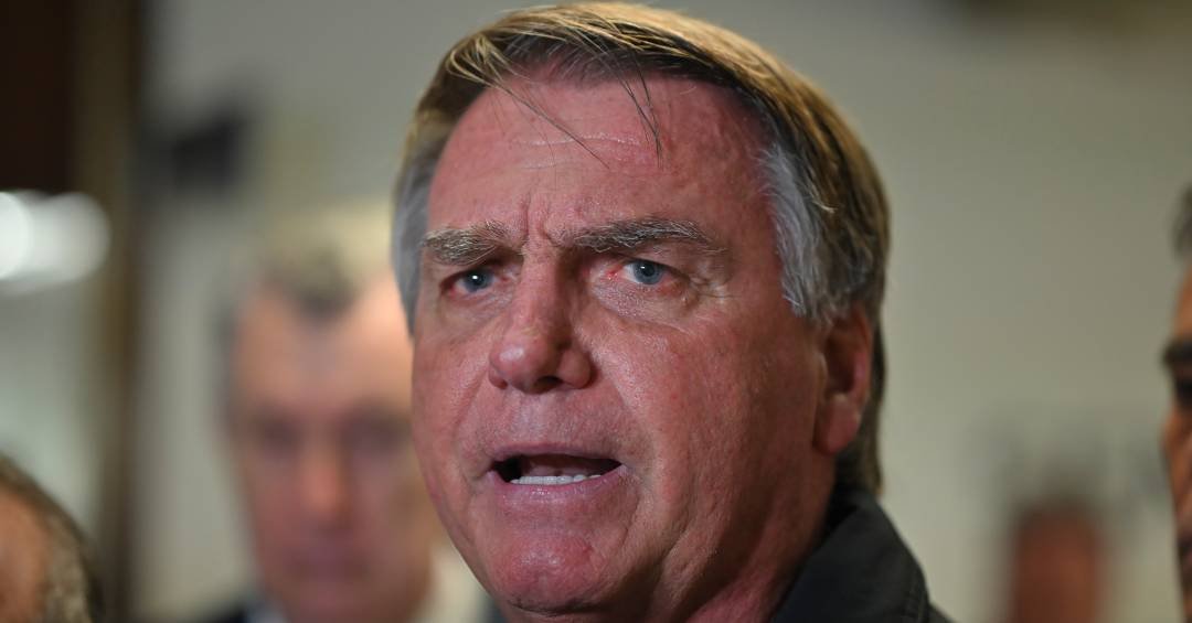 Último dia para defesa de Bolsonaro e corrida cont...