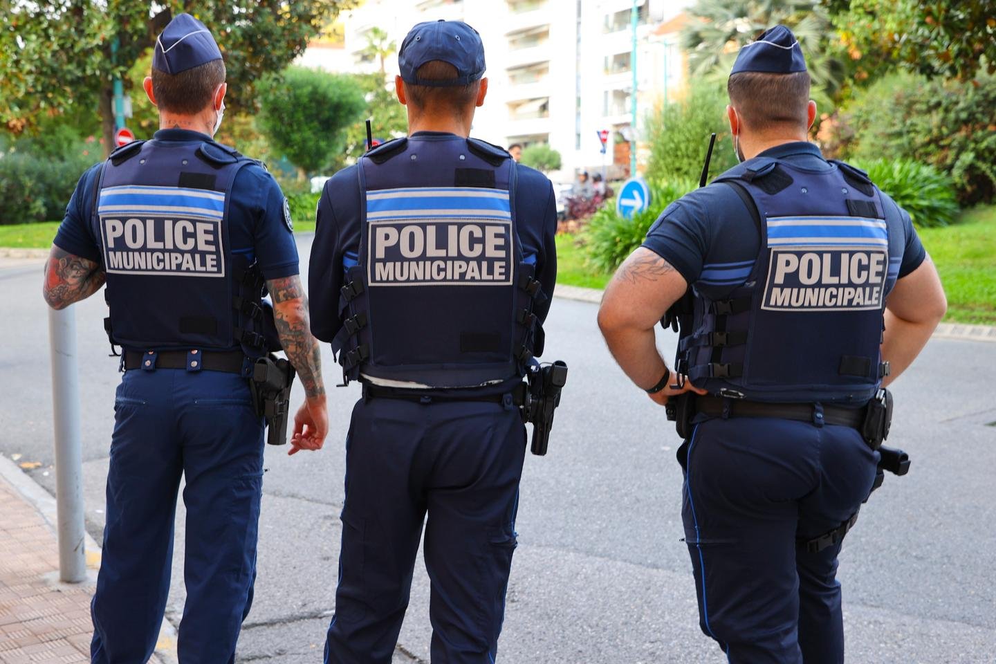 Um homem indiciado pelo ataque de um representante eleito em Seine-Saint-DeNis