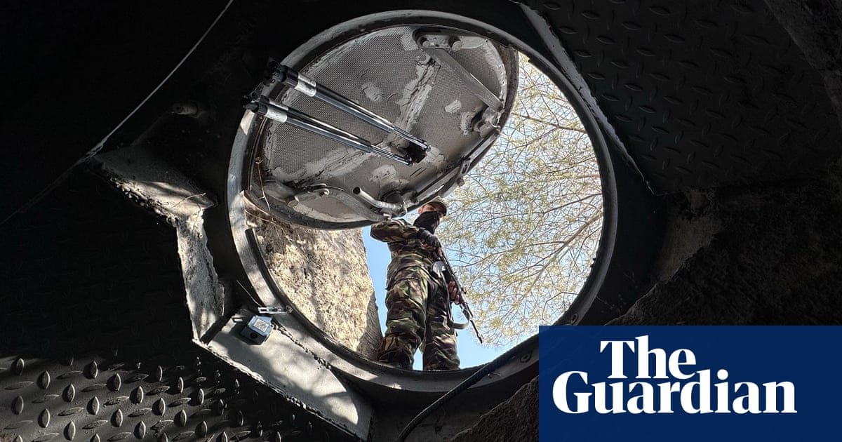 Um túnel secreto e a batalha das laranjas: fotos do dia - terça -feira