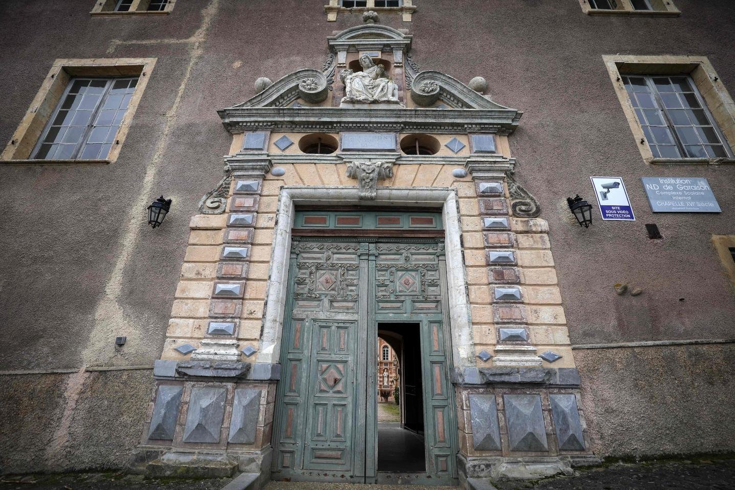 Uma queixa por estupro e agressão sexual apresentada contra o estabelecimento de Notre-Dame de Garaison