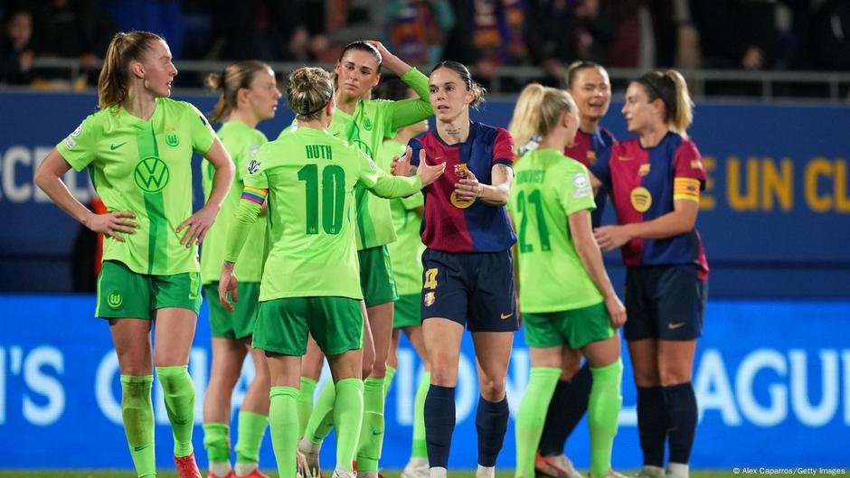 Wolfsburg Crash fora da Liga dos Campeões após a derrota do Barcelona - DW - 27/03/2025