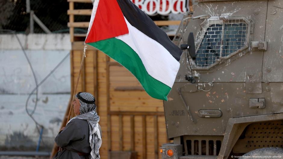 A UE promete € 1,6 bilhão para os palestinos - DW - 14/04/2025