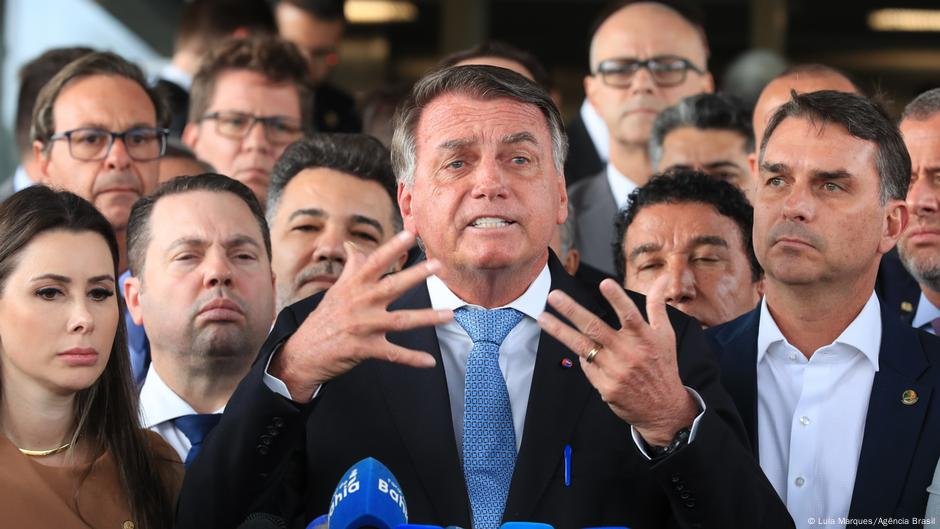A democracia do Brasil é "ineficiente", mas sólida - DW - 04/04/2025