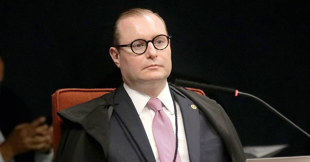 A ordem que fez Cristiano Zanin cair em contradiçã...