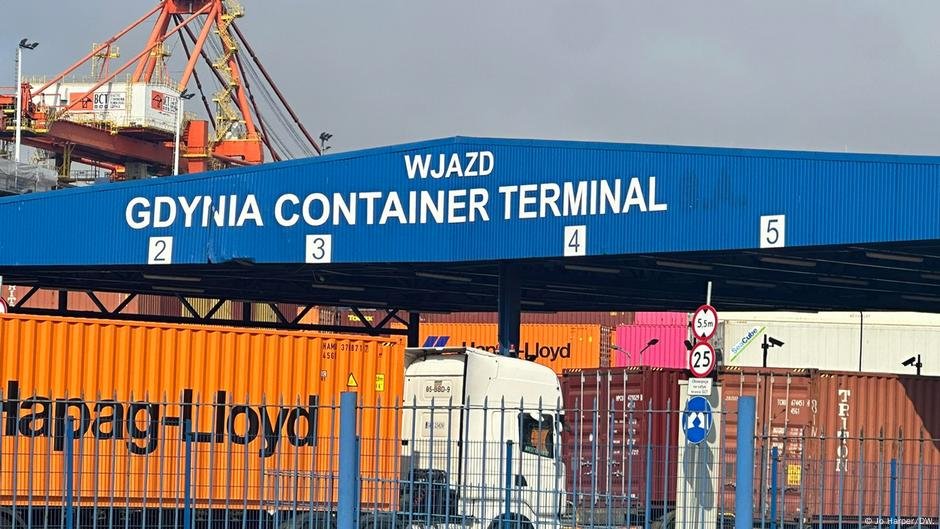 As caminhadas tarifárias US-China afetam a venda do terminal de contêineres poloneses-DW-04/11/2025