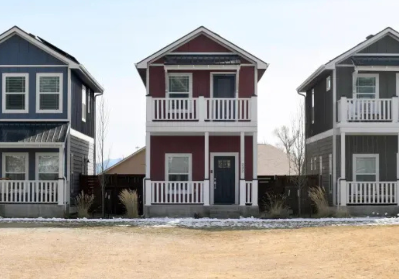 A estudante Sarah Wang criou o dispositivo, que detecta convulsões, após ser surpreendida com uma crise da própria avó, a invenção é elogiada e premiada. Foto: CBS News