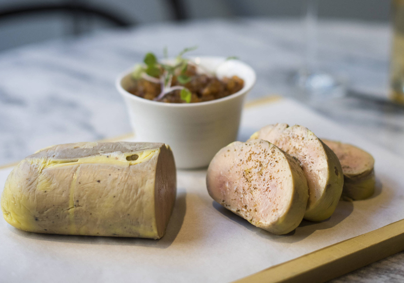 A mãe de Gabrielly Miguel, ex-Casal Maloka, ganhou implantes dentários, em São Paulo, e voltou a ter autoestima! - Foto: @dra.ariadiny/Instagram