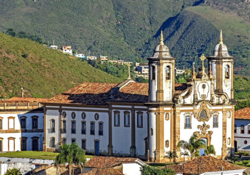 A reabilitação para recuperar os movimentos é um esforço constante na vida da atleta Laís Souza, de 36 anos, e com o exoesqueleto ela conseguiu ficar de pé e andar. Que vitória! Foto: @likasouza/@sonoticiaboa