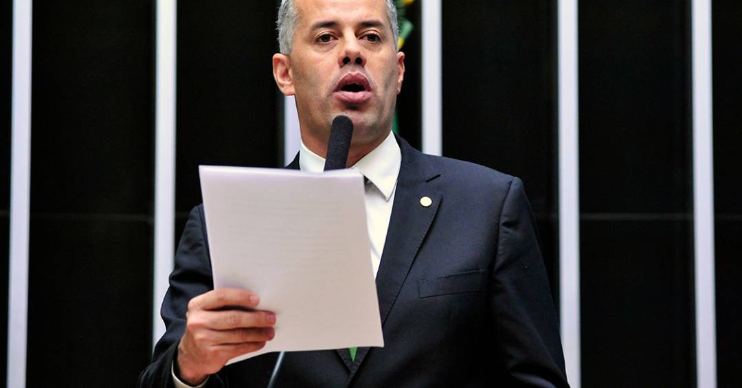 Deputado trata de denúncias feitas em 2023 contra...