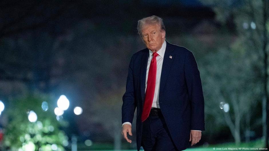 Donald Trump diz que os planos dos EUA conversam com o Irã - DW - 04/08/2025