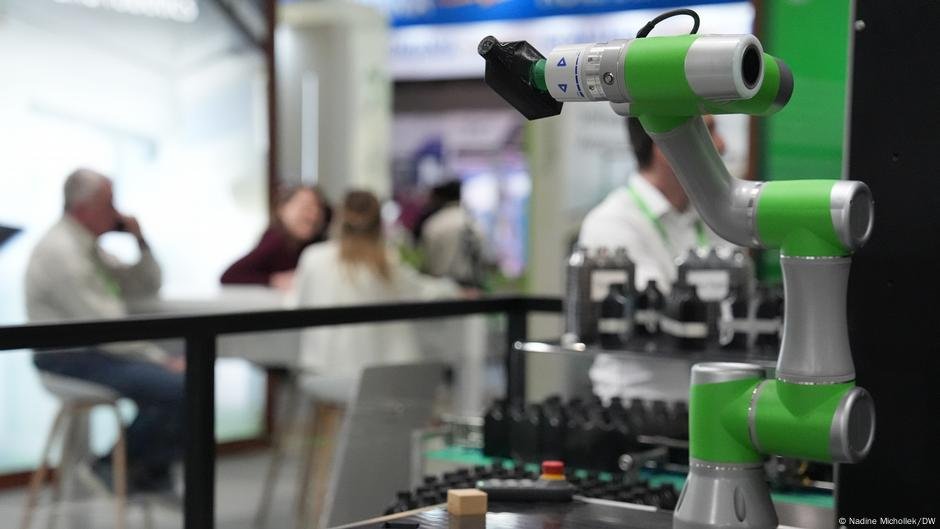 Espíritos otimistas da Hanover Trade Fair, apesar das tarifas de Trump - DW - 04/04/2025