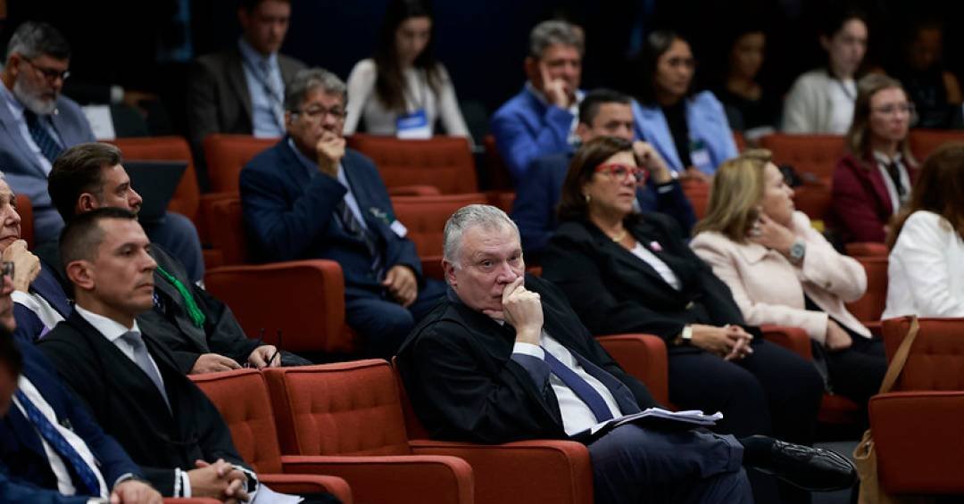 Ex-advogado de Lula e do PT reclama de ataques por...