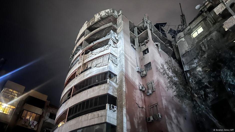 Greve israelense em Beirute mata 3 - DW - 04/04/2025