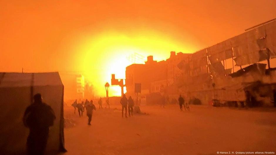 Hospital Israelense Strike Hits Gaza City - DW - 13/04/2025