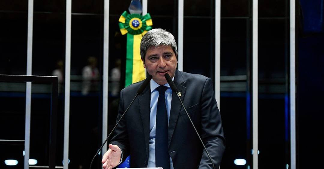 Líder do PL no Senado diz que, sem anistia, Moraes...