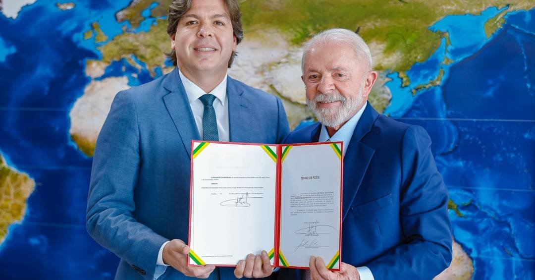 Lula assina nomeação de novo ministro das Comunica...