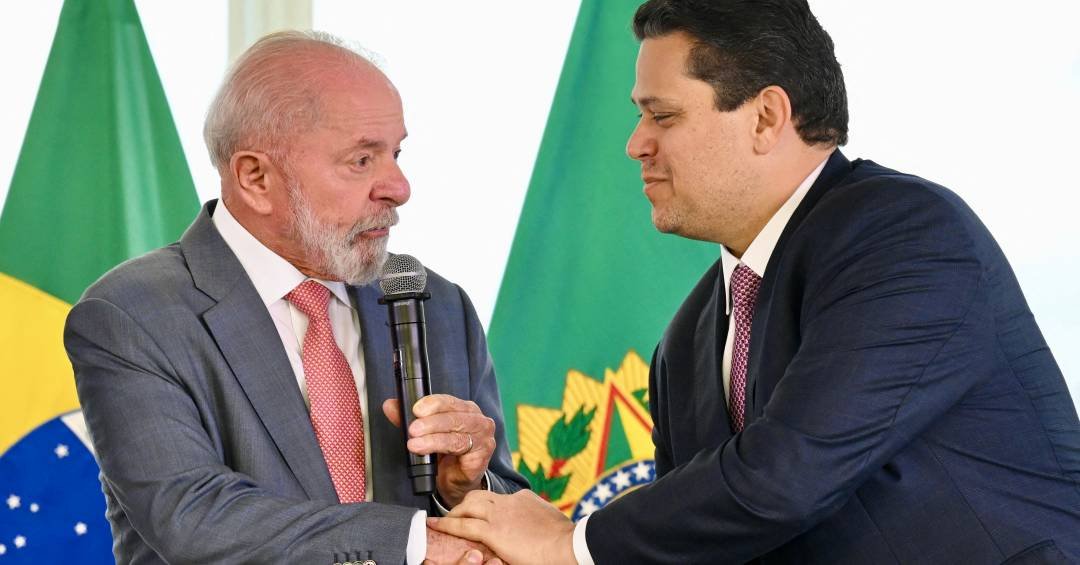 Lula vai à residência de Alcolumbre para reunião c...