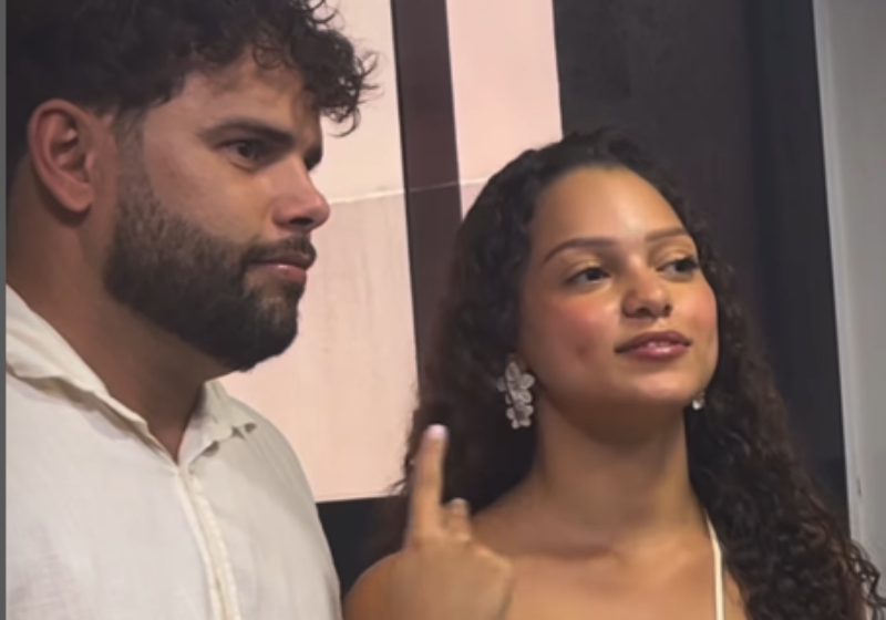 A reabilitação para recuperar os movimentos é um esforço constante na vida da atleta Laís Souza, de 36 anos, e com o exoesqueleto ela conseguiu ficar de pé e andar. Que vitória! Foto: @likasouza/@sonoticiaboa