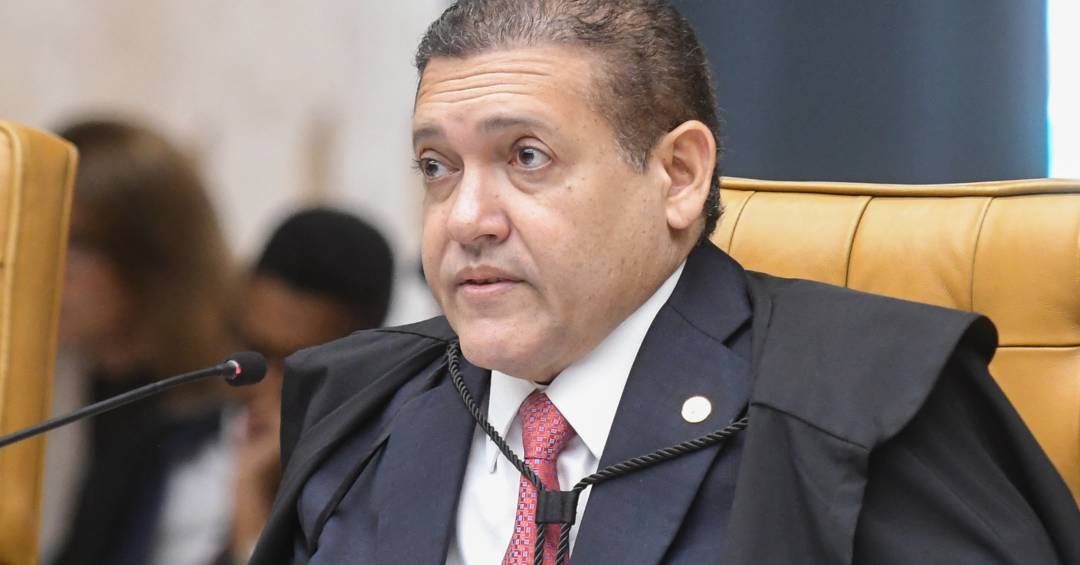 Nunes Marques pede vista e suspende julgamento de...