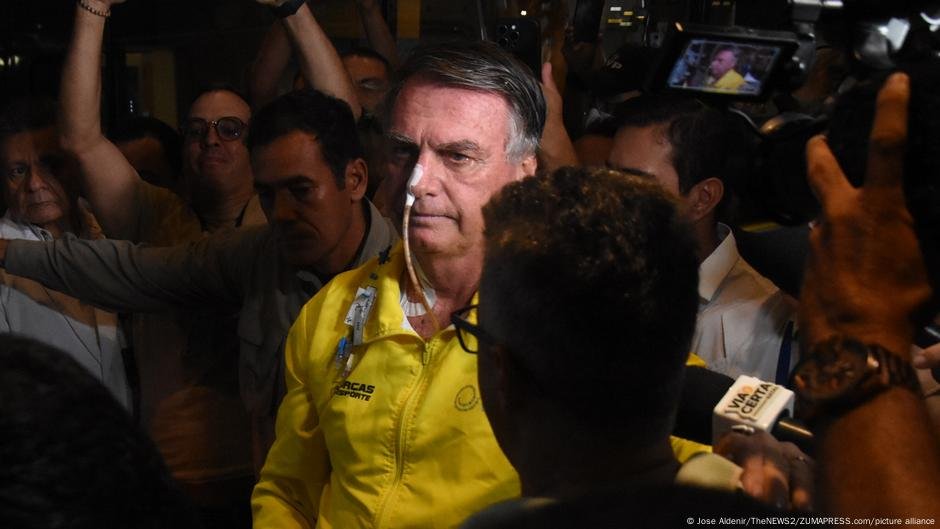 O Bolsonaro do Brasil passa por uma cirurgia intestinal - DW - 13/04/2025