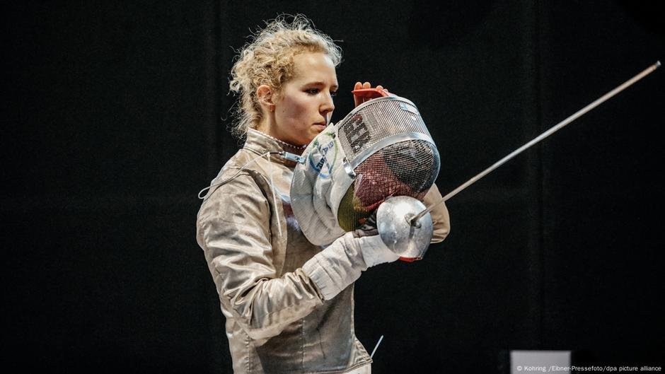 O esgrimista alemão fala sobre Bulimia e chama a mudança - DW - 04/10/2025