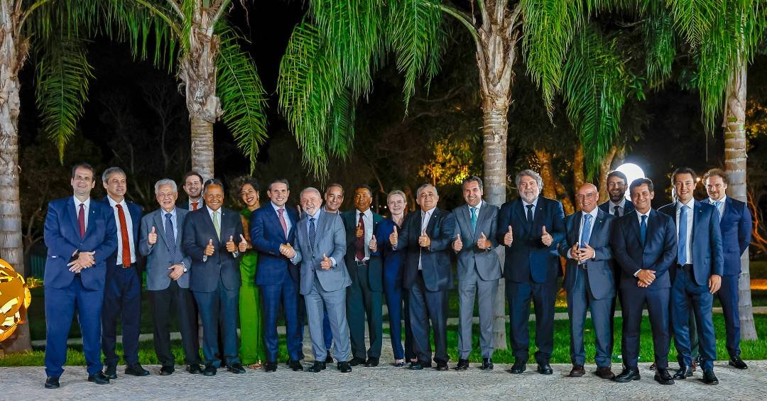 O novo constrangimento de Lula com a sua base